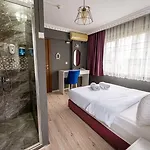 Hotel Evin 2*
